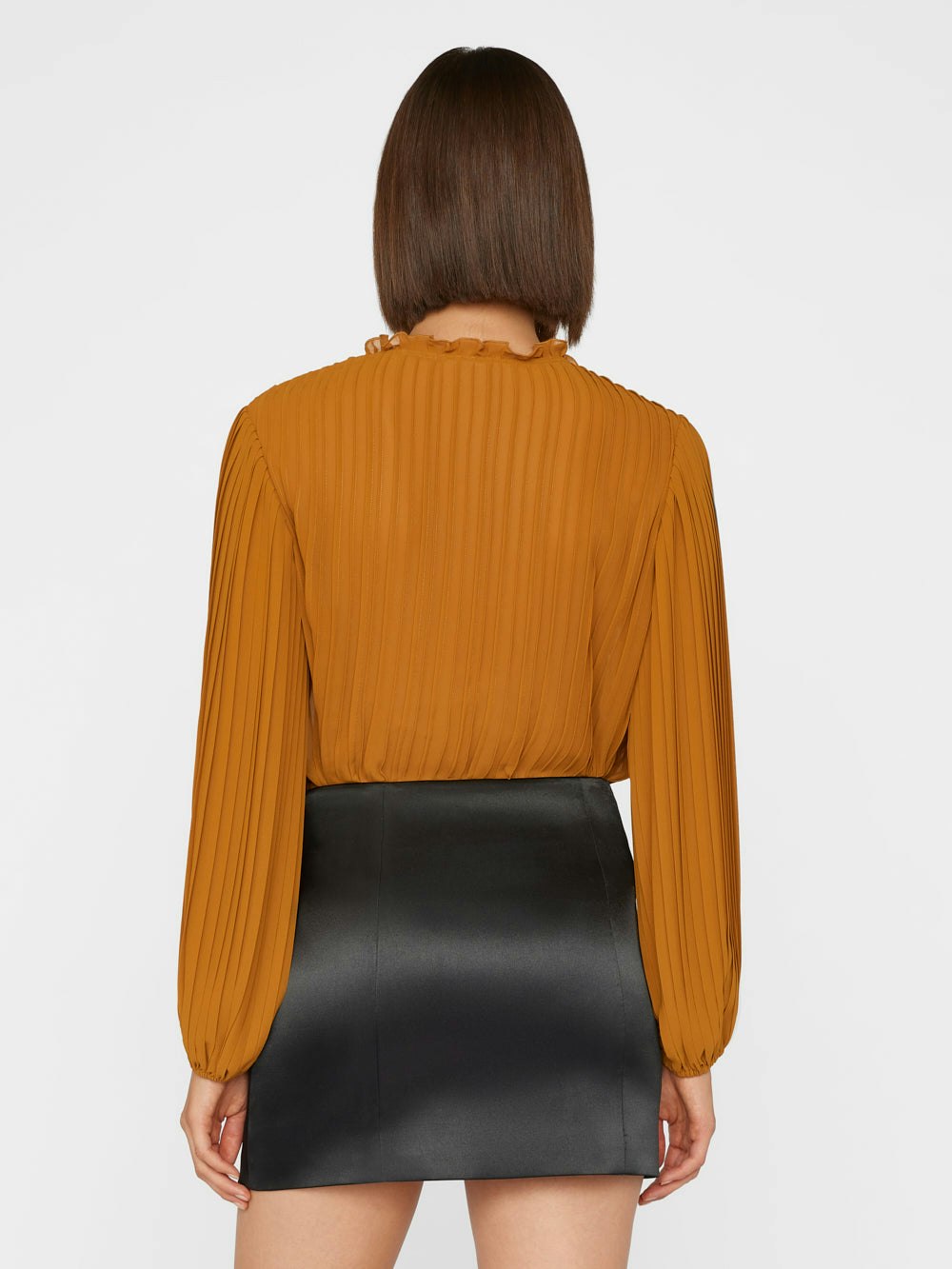 shirt back view alt:fit2
